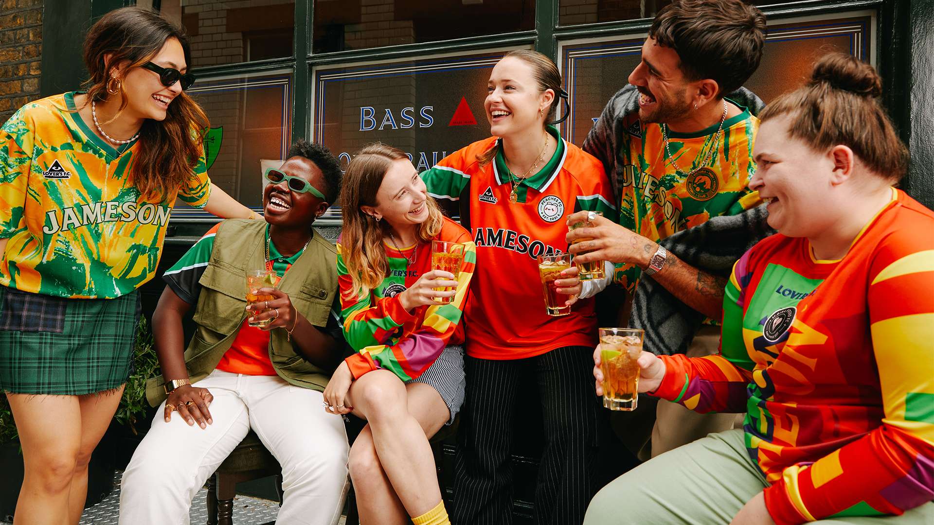 拜仁不甘落 拜仁不甘落