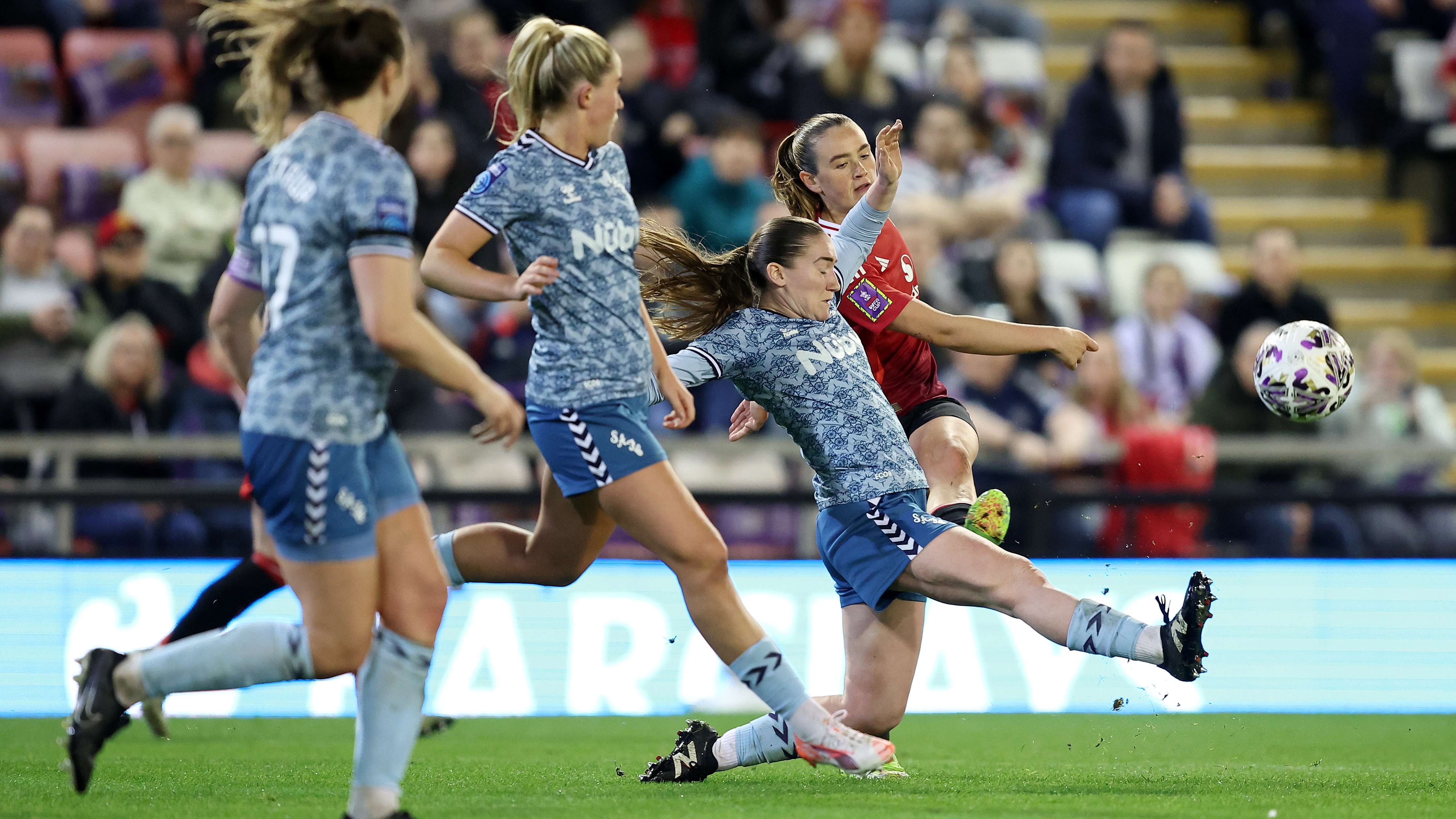 员的表现都 员的表现都